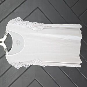 White flutter sleeve knit tee